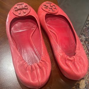 Very well worn Tory Burch flats pebbled leather red